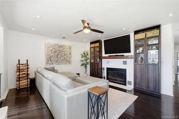$649,500 | 11 Grand Central Avenue, Amityville, NY 11701