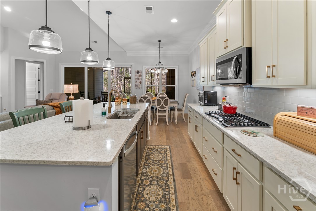 10 Golf Drive Pooler, GA 31322 - Photo 20 of 59 Kitchen and Dining Room