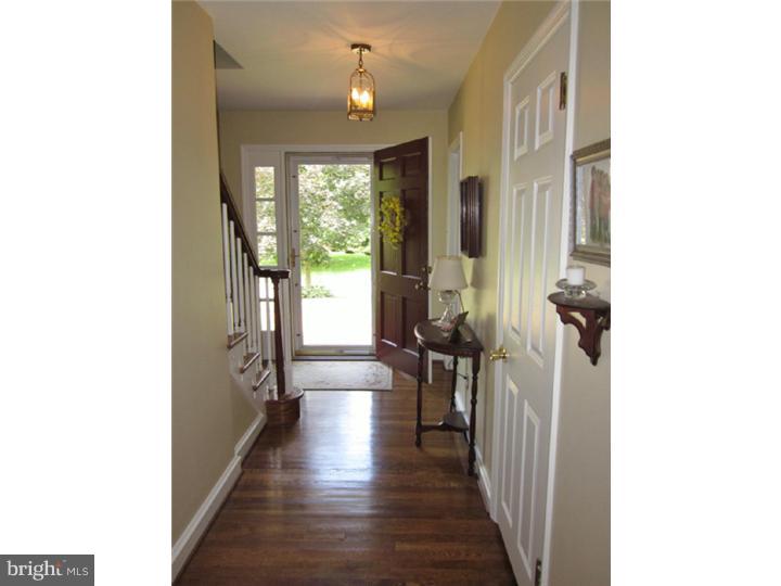 1205 Covington Road Wilmington, DE 19803 - Photo 3 of 25 Foyer