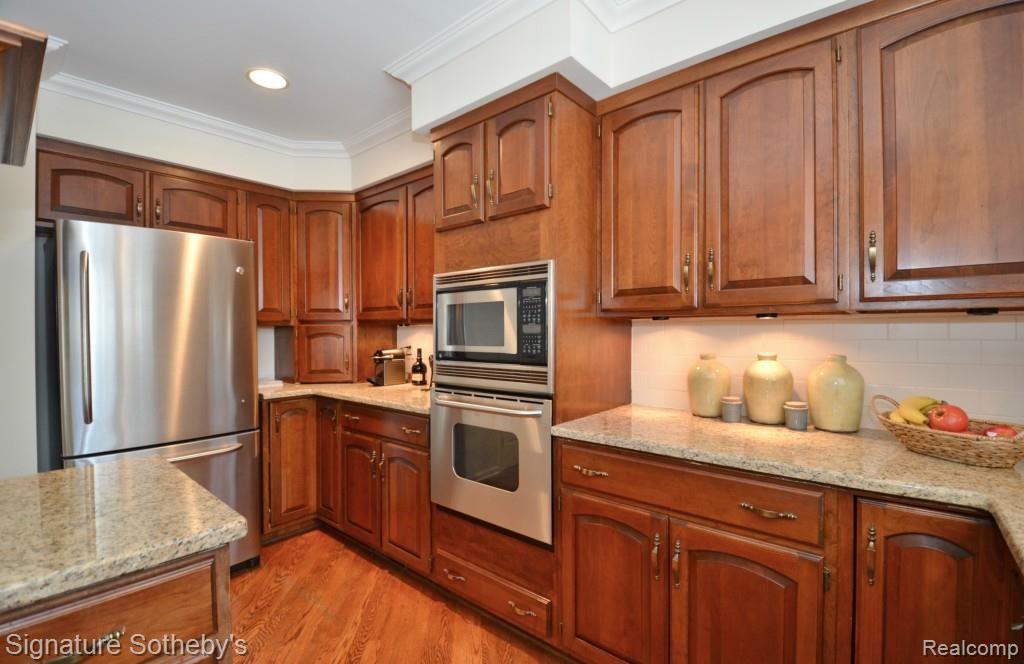 133 Chalmers Drive Rochester Hills, MI 48309 - Photo 13 of 35