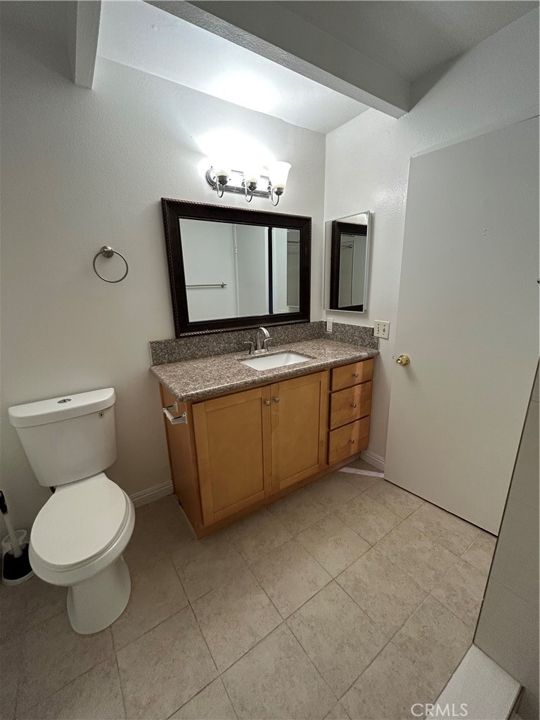 1326 Wheaton Way Riverside, CA 92507 - Photo 15 of 16 Second Bathroom