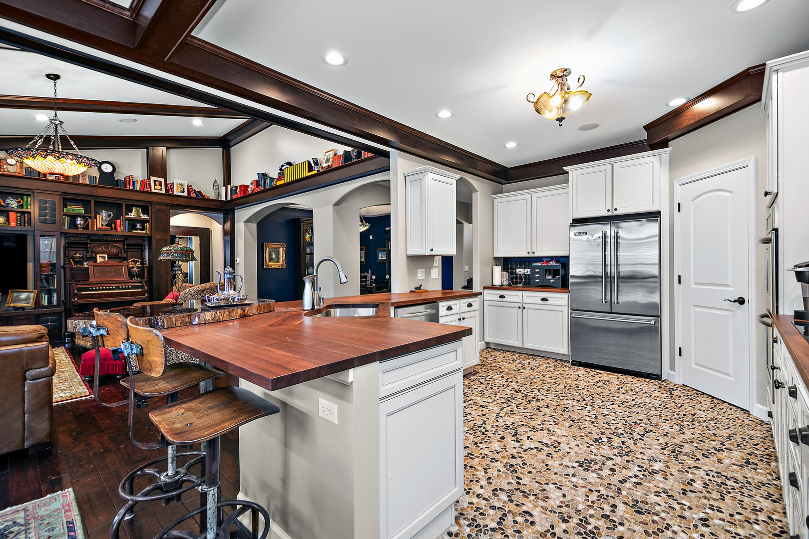 16665 Merc Lane Lockport, IL 60441 - Photo 10 of 54 a kitchen with stainless steel appliances granite countertop a sink and cabinets