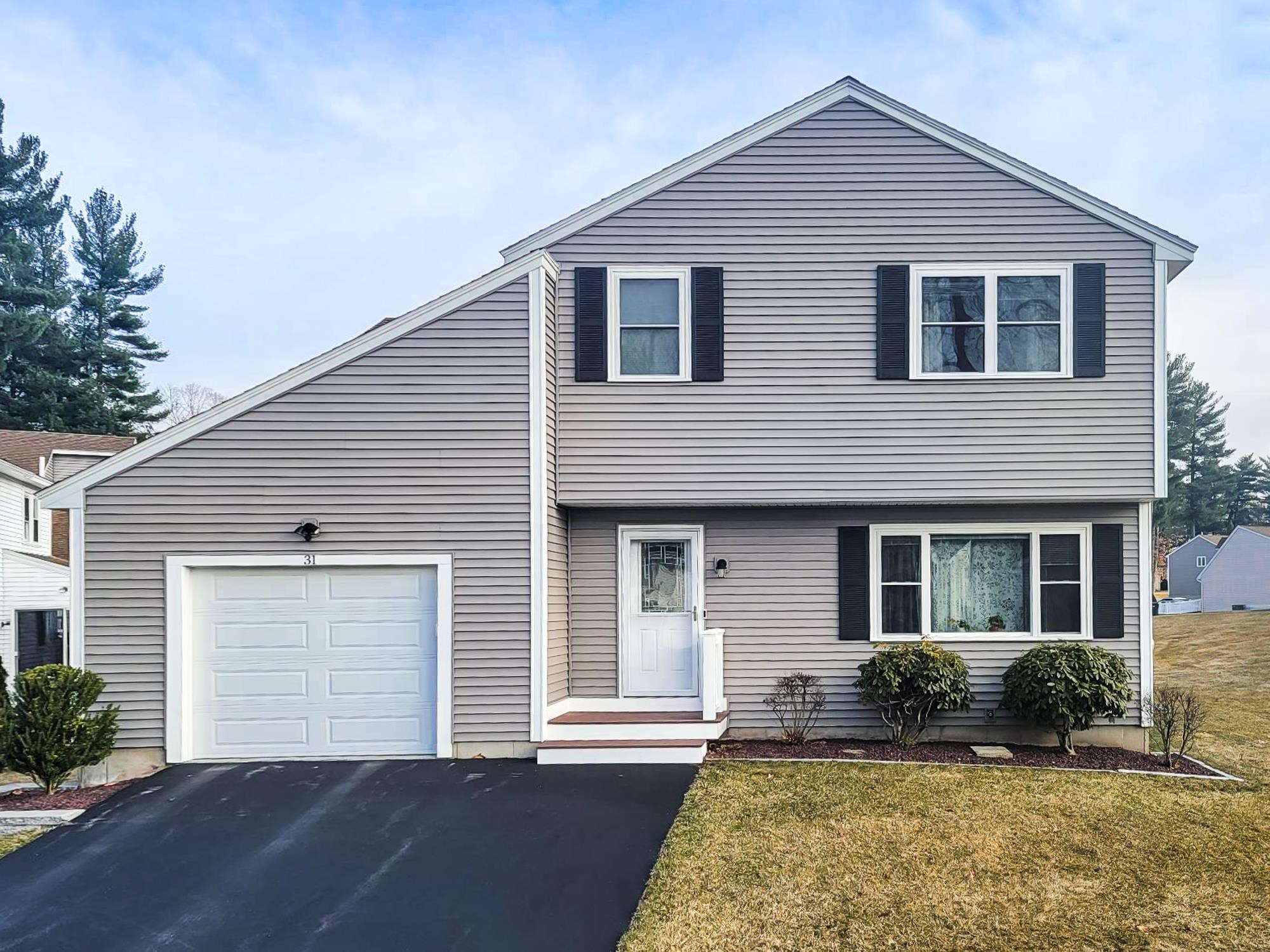 31 Country Hill Road Nashua, NH 03063 - Photo 1 of 28 Gallery Image 1