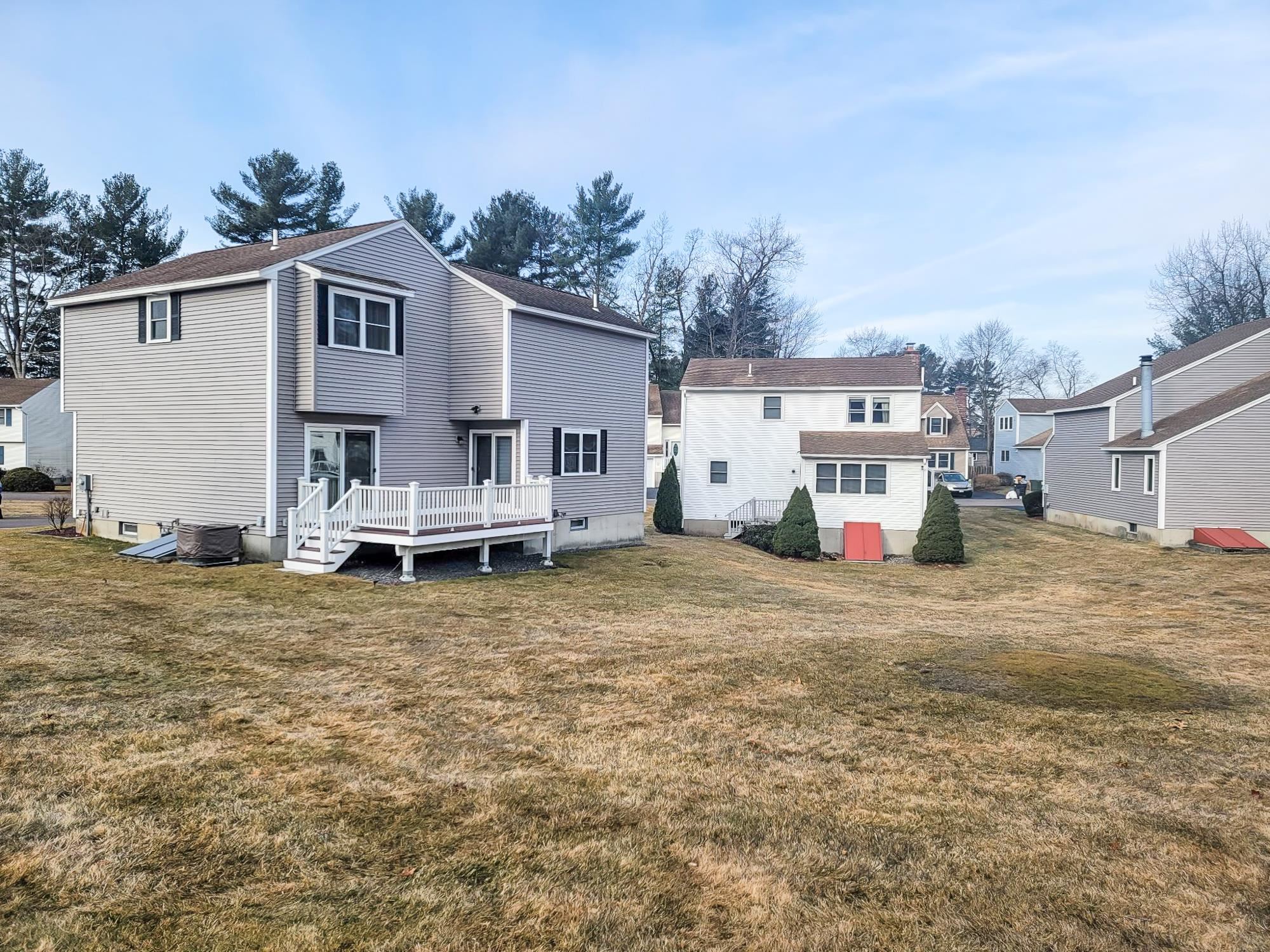 31 Country Hill Road Nashua, NH 03063 - Photo 3 of 28 Gallery Image 3