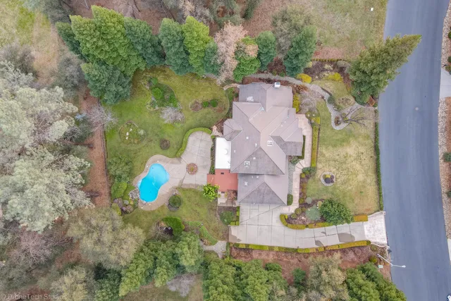 $995,000 | 13335 Tierra Heights Road, Redding, CA 96003