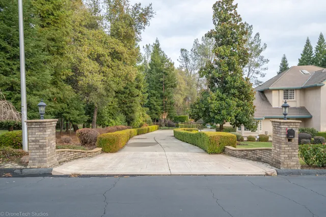 $995,000 | 13335 Tierra Heights Road, Redding, CA 96003