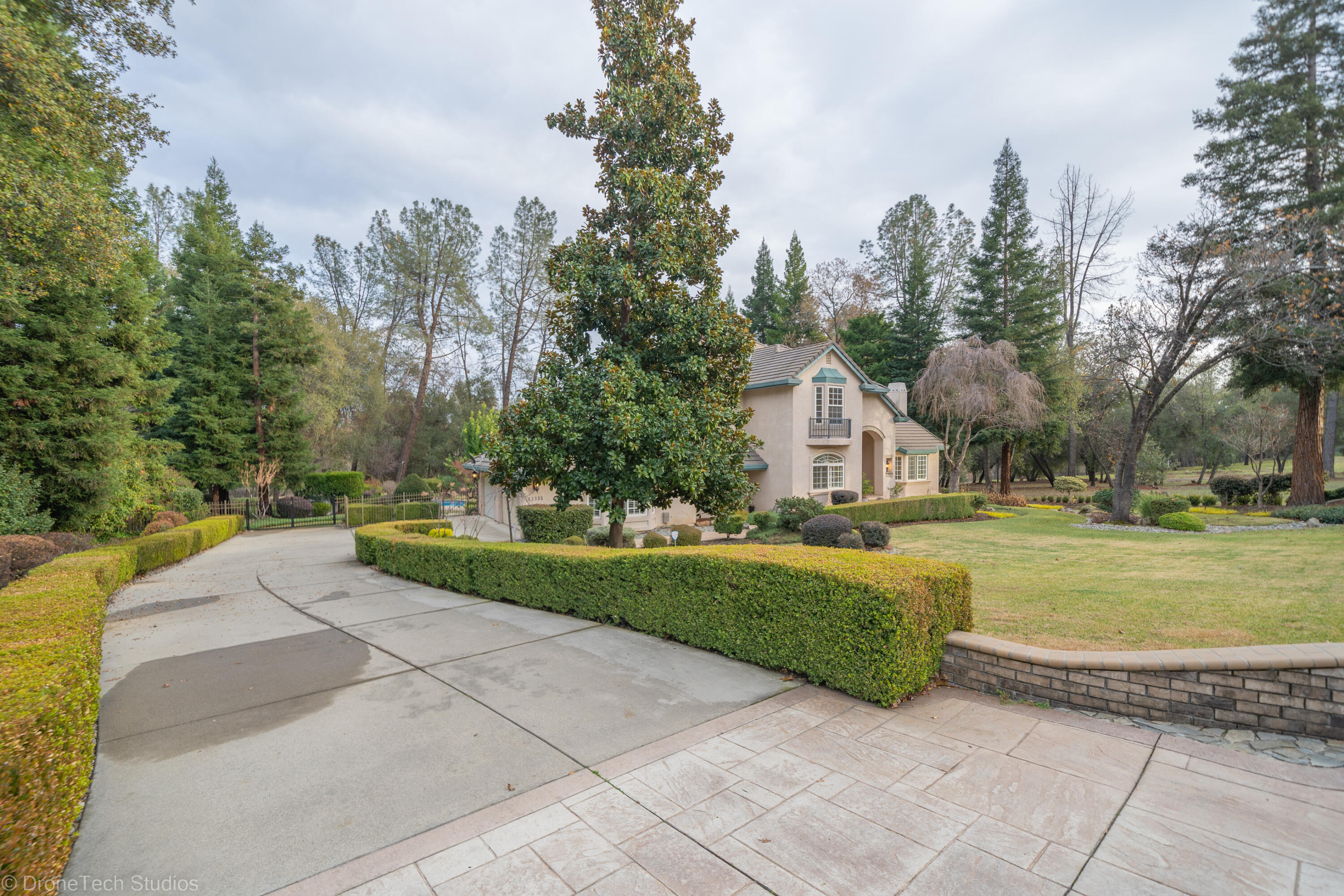 13335 Tierra Heights Road Redding, CA 96003 - Photo 16 of 72 .