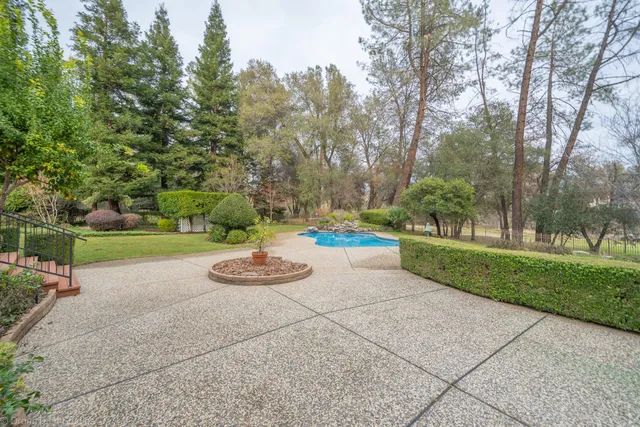 $995,000 | 13335 Tierra Heights Road, Redding, CA 96003