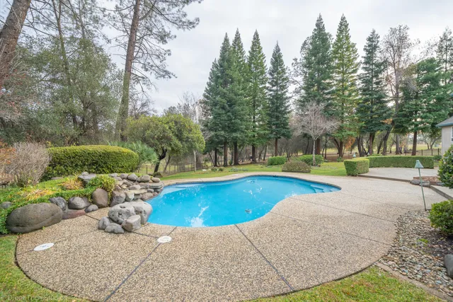 $995,000 | 13335 Tierra Heights Road, Redding, CA 96003