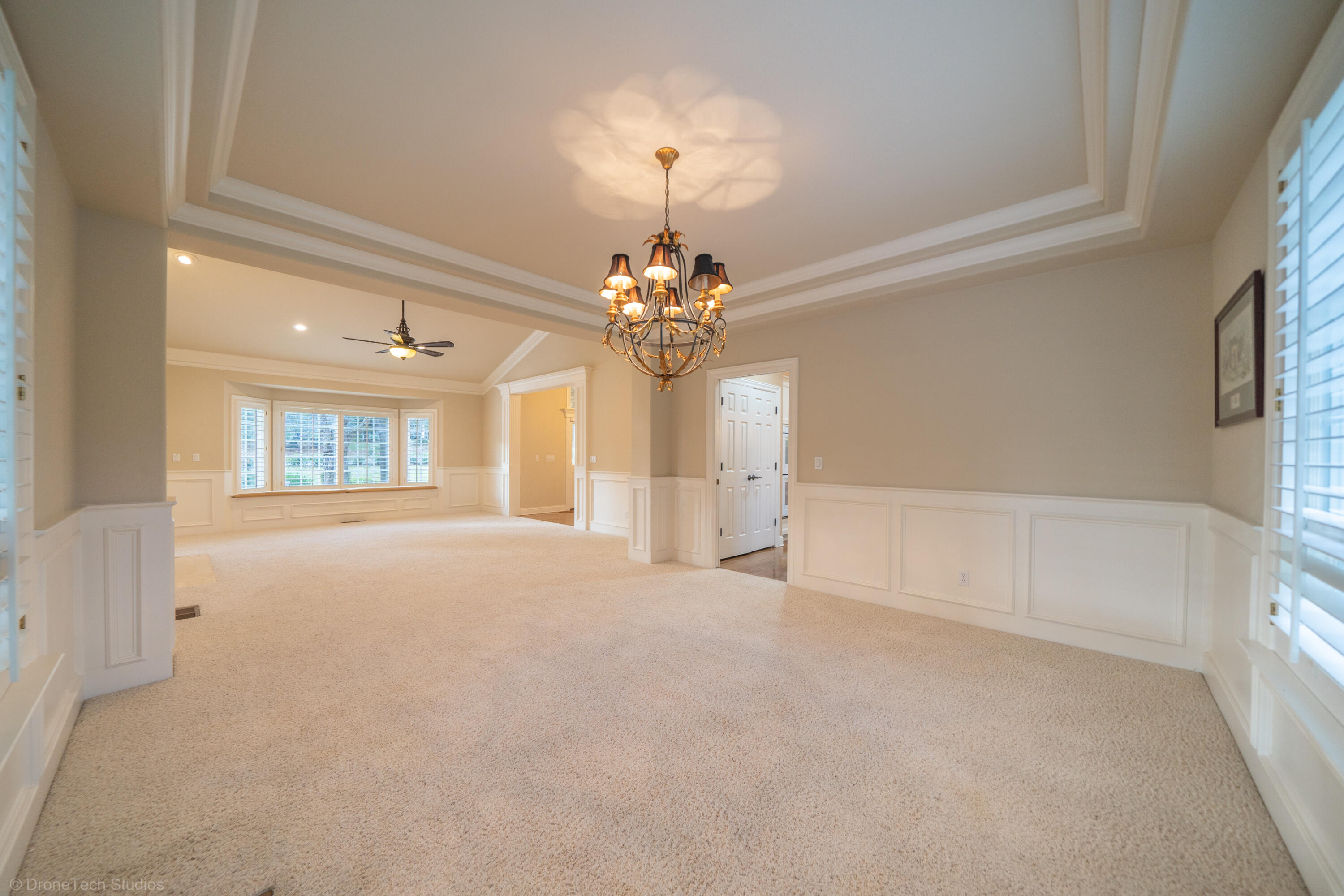 13335 Tierra Heights Road Redding, CA 96003 - Photo 34 of 72 Coffered Ceilings