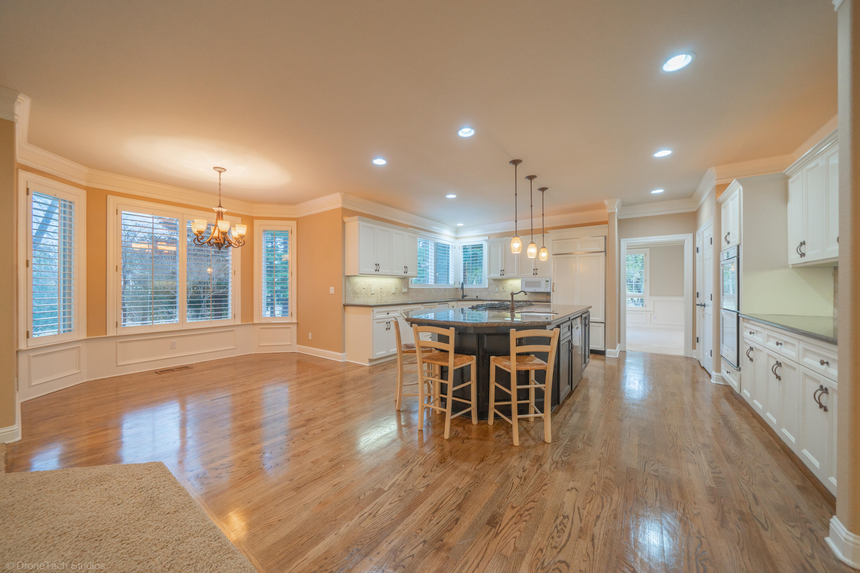 13335 Tierra Heights Road Redding, CA 96003 - Photo 36 of 72 Gourmet Kitchen