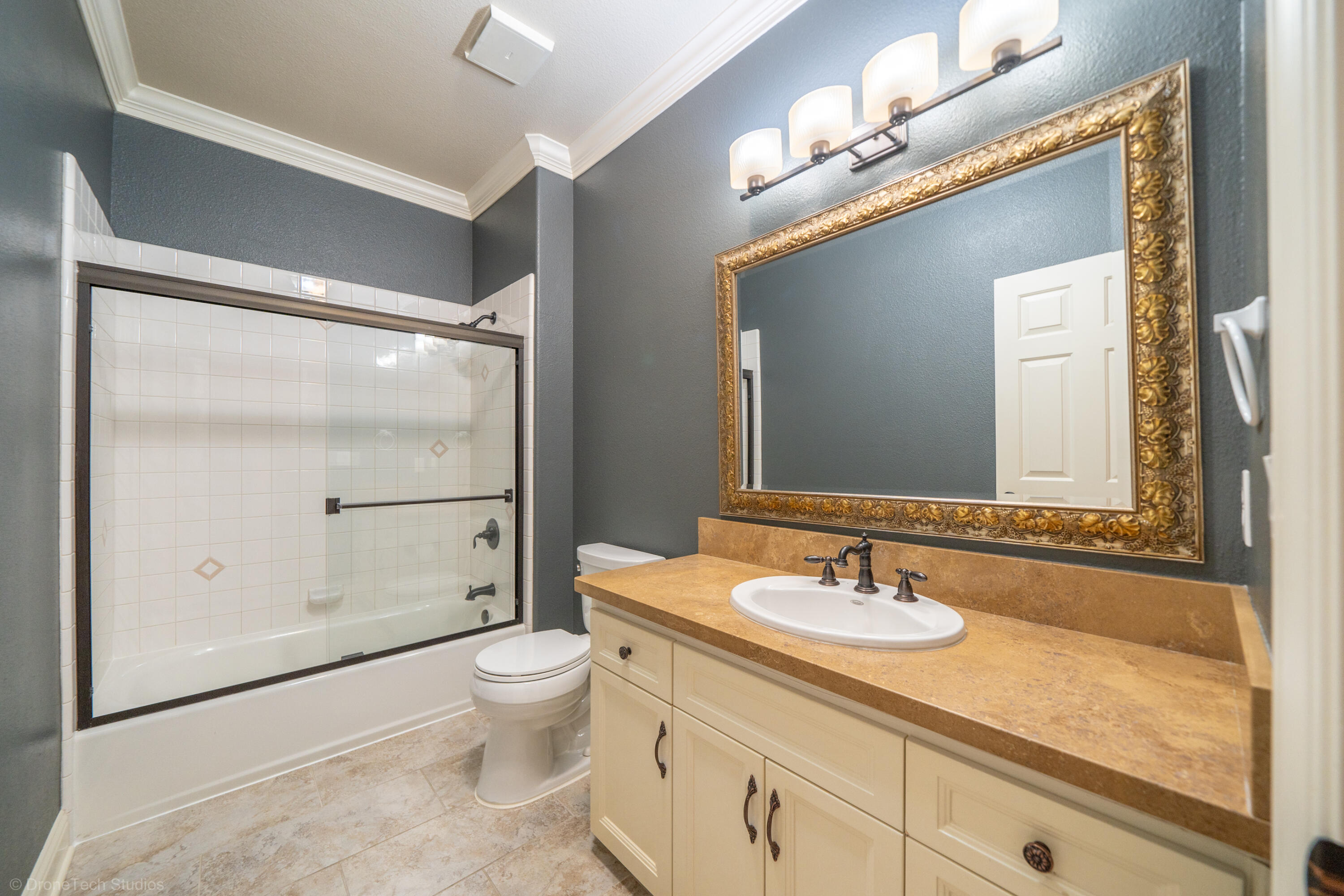 13335 Tierra Heights Road Redding, CA 96003 - Photo 45 of 72 Downstairs Bath