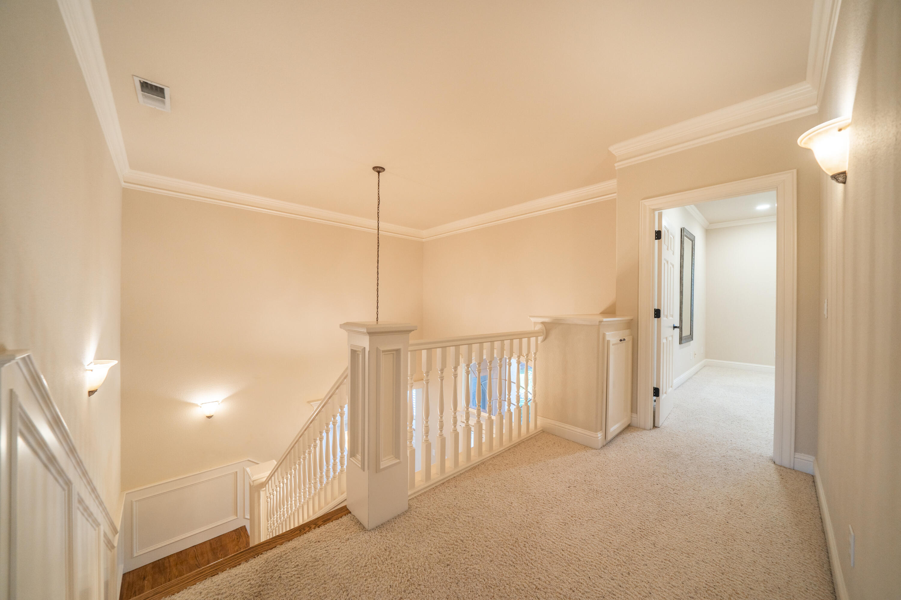 13335 Tierra Heights Road Redding, CA 96003 - Photo 48 of 72 Upstairs Landing