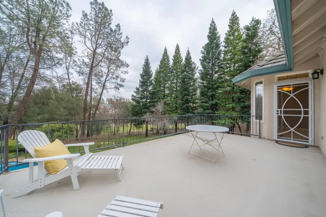 $995,000 | 13335 Tierra Heights Road, Redding, CA 96003
