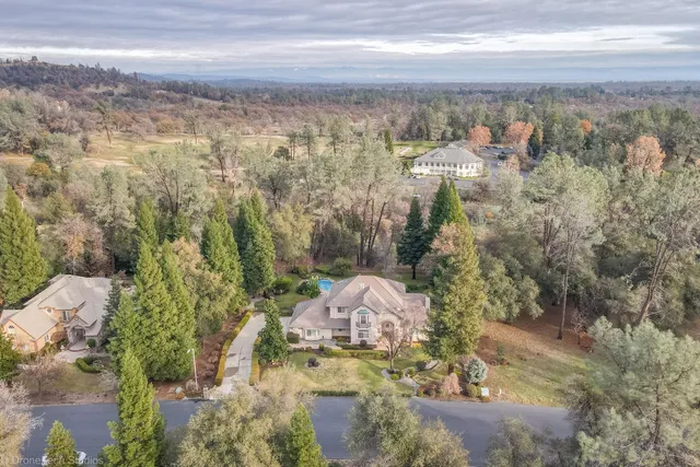 $995,000 | 13335 Tierra Heights Road, Redding, CA 96003