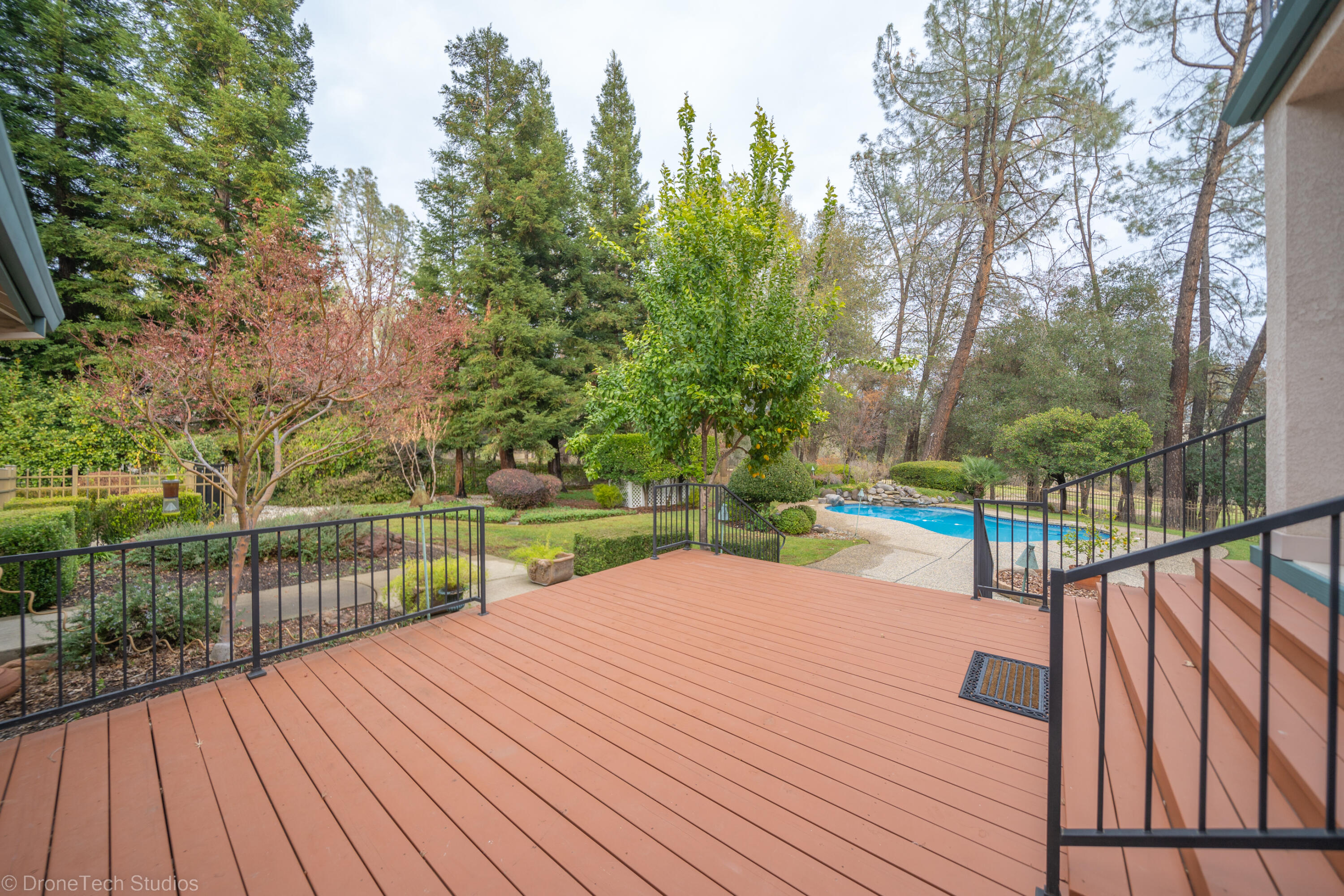 13335 Tierra Heights Road Redding, CA 96003 - Photo 8 of 72 Brand new Deck