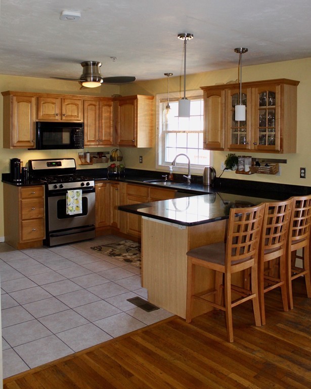 10 Bayfield Road, Unit 3 Quincy, MA 02171 - Photo 5 of 18 Gallery Image 5