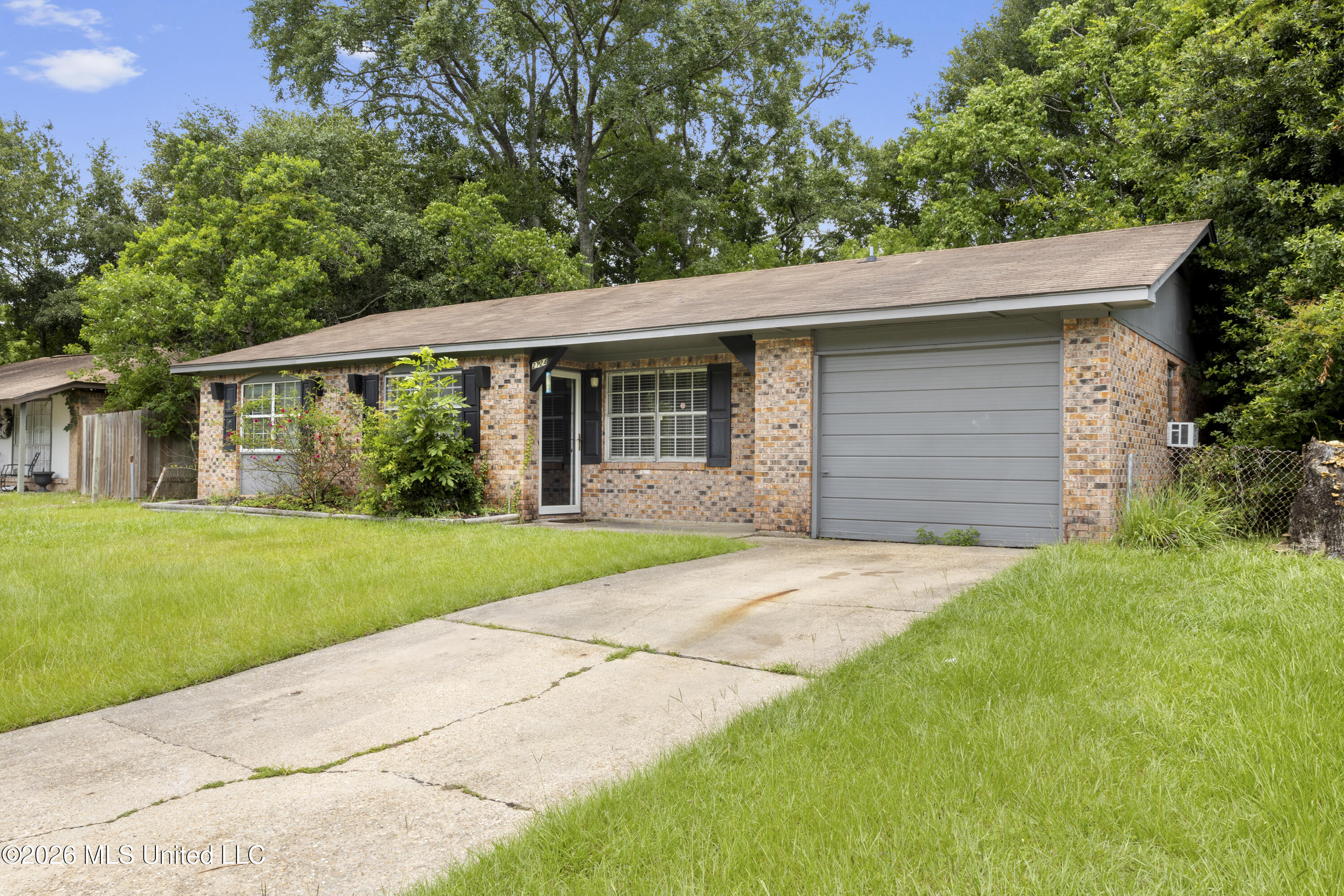 2124 Chestwood Road Gautier, MS 39553 - Photo 3 of 17 00003
