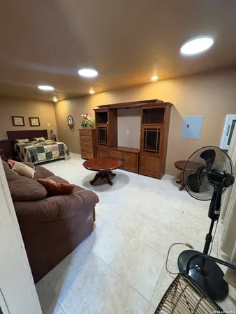 $900 | 3722 Electra Drive, San Antonio, TX 78218