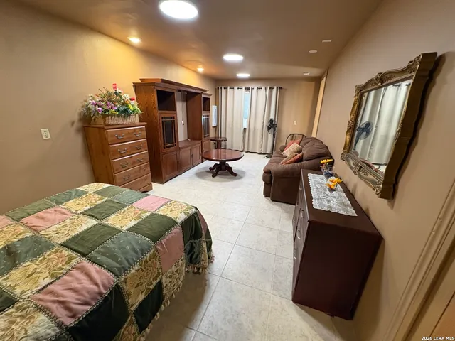 $1,000 | 3722 Electra Drive, San Antonio, TX 78218