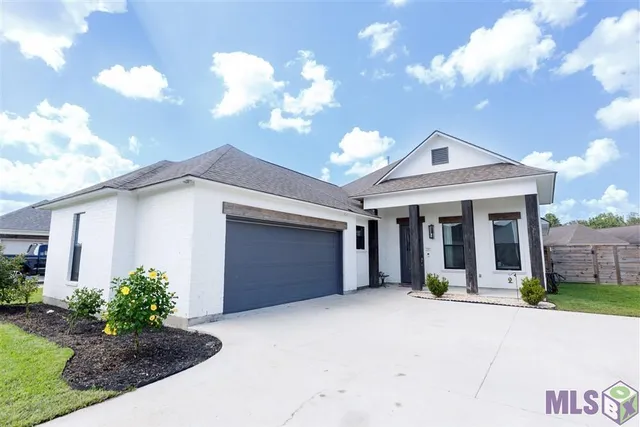 $358,000 | 13985 Highgrove Avenue, Baton Rouge, LA 70818