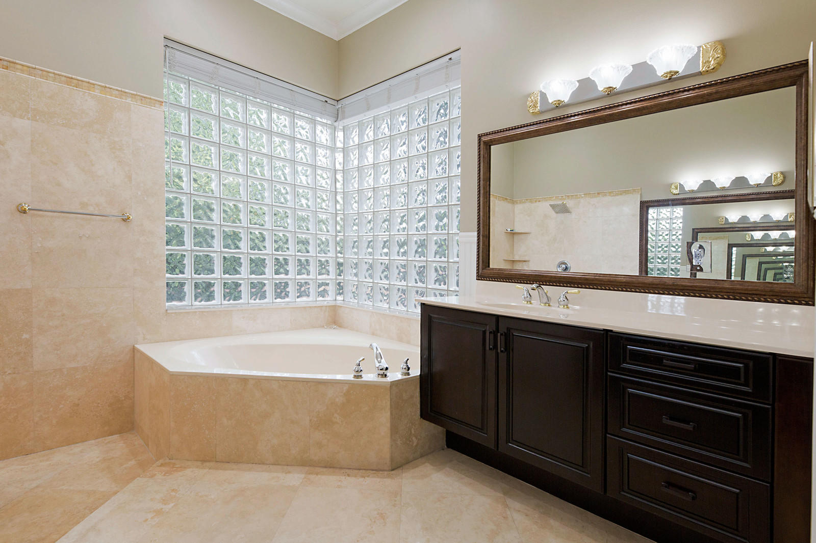 859 Southwest 18th Street Boca Raton, FL 33486 - Photo 16 of 22 17_859_SW_18th_St__17_of_23_mls