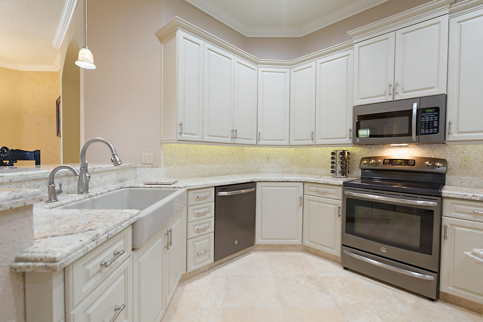 859 Southwest 18th Street Boca Raton, FL 33486 - Photo 8 of 22 09_859_SW_18th_St__9_of_23_mls