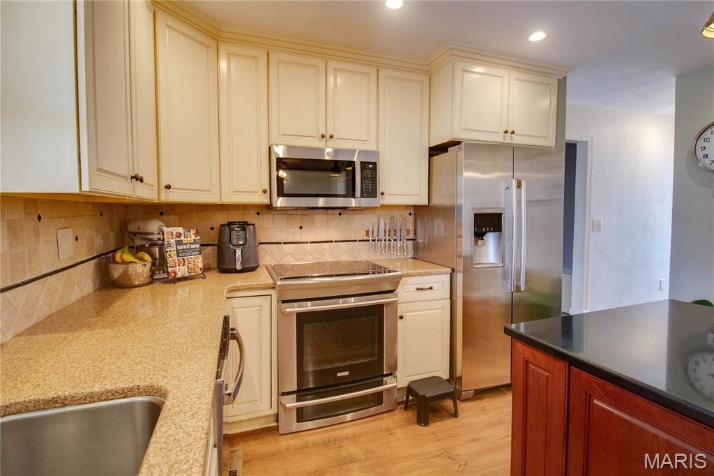2019 Raintree Trail Collinsville, IL 62234 - Photo 23 of 67