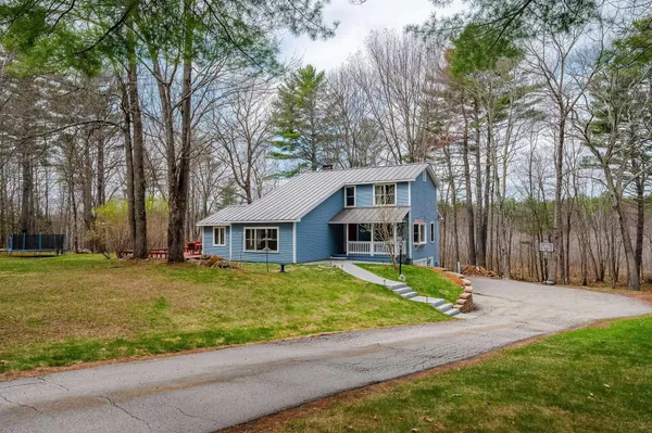 $749,900 | 43 Moharimet Drive, Madbury, NH 03823