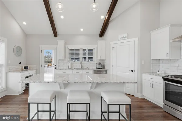 $724,900 | 504 Sleigh Drive, Cross Junction, VA 22625