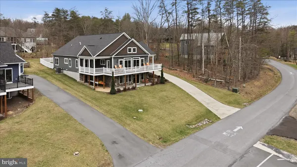 $724,900 | 504 Sleigh Drive, Cross Junction, VA 22625