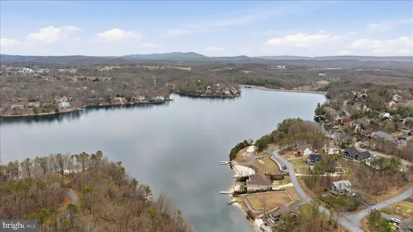 $724,900 | 504 Sleigh Drive, Cross Junction, VA 22625