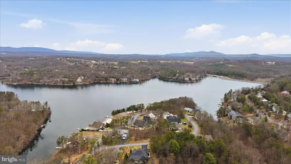 $724,900 | 504 Sleigh Drive, Cross Junction, VA 22625