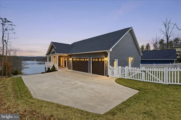 $724,900 | 504 Sleigh Drive, Cross Junction, VA 22625