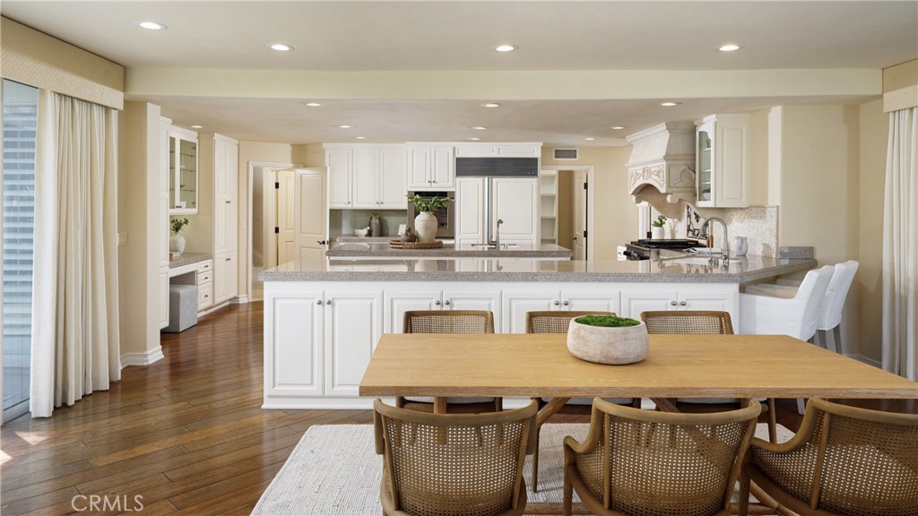 4 Rue Grand Ducal Newport Beach, CA 92660 - Photo 5 of 38