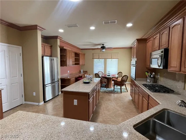 $2,420 | 2412 Ozark Plateau Drive, Henderson, NV 89044