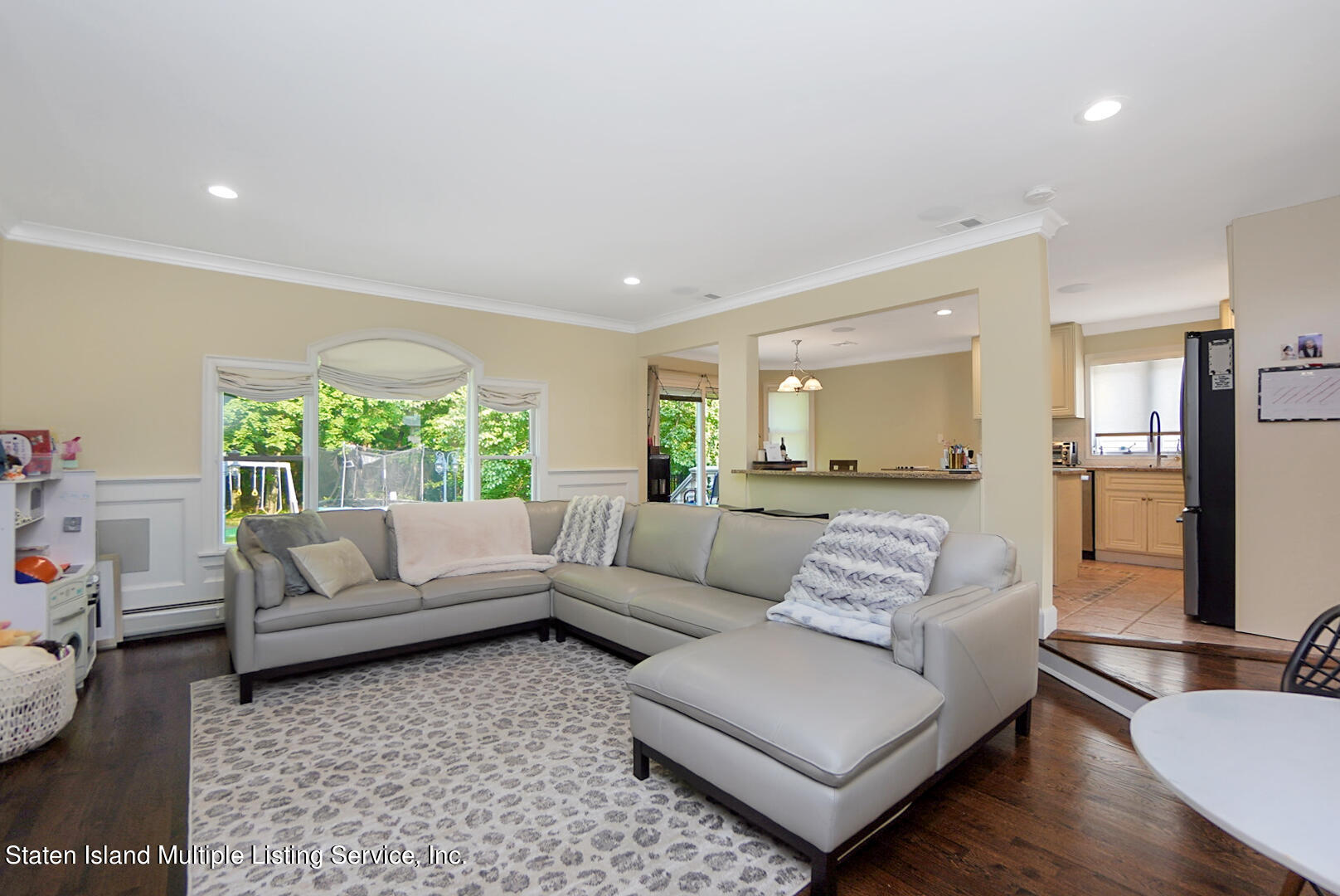 64 Covington Circle Staten Island, NY 10312 - Photo 11 of 40 Photo Nov 16 2022, 8 01 26 AM