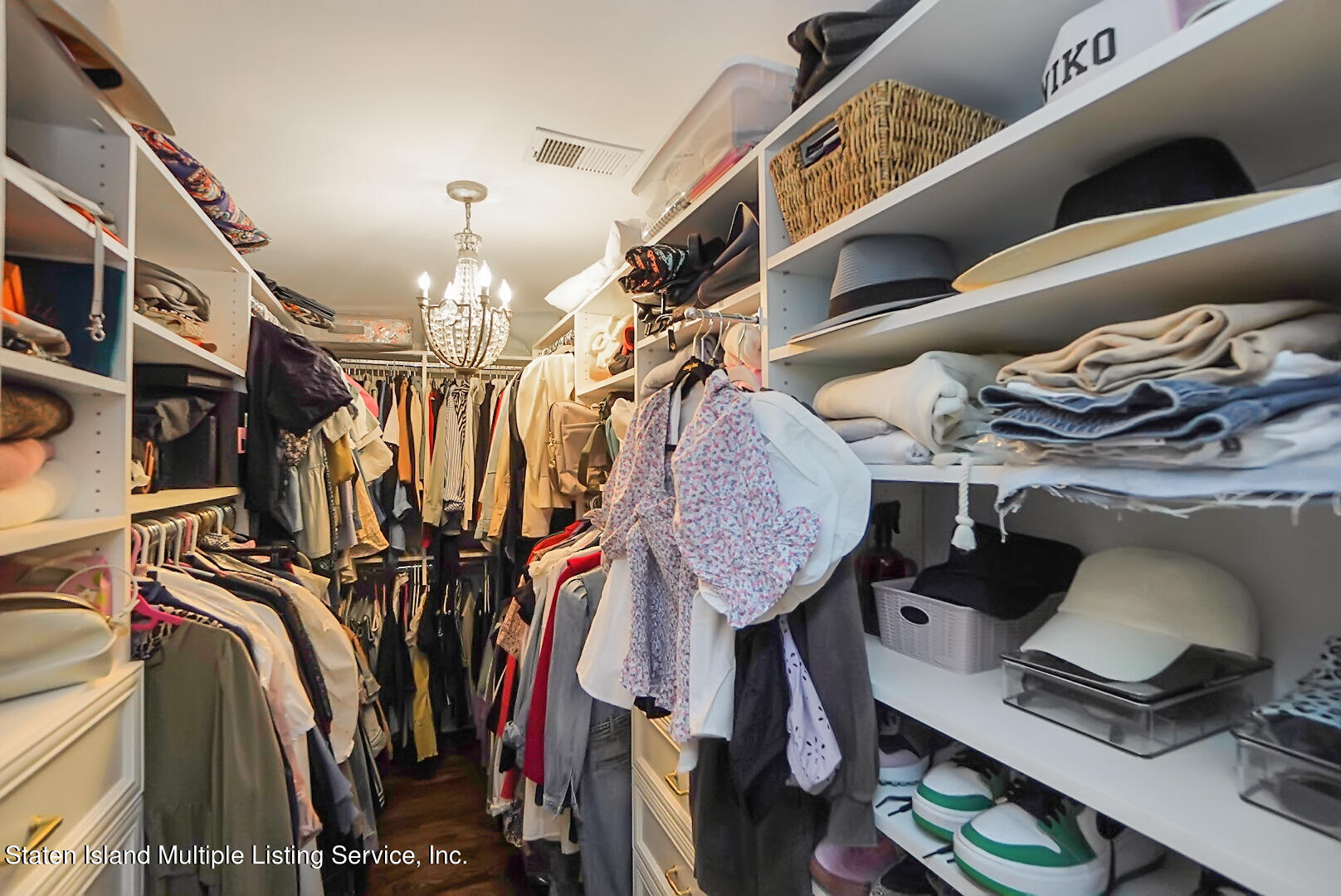 64 Covington Circle Staten Island, NY 10312 - Photo 25 of 40 Photo Nov 16 2022, 8 09 06 AM (1)