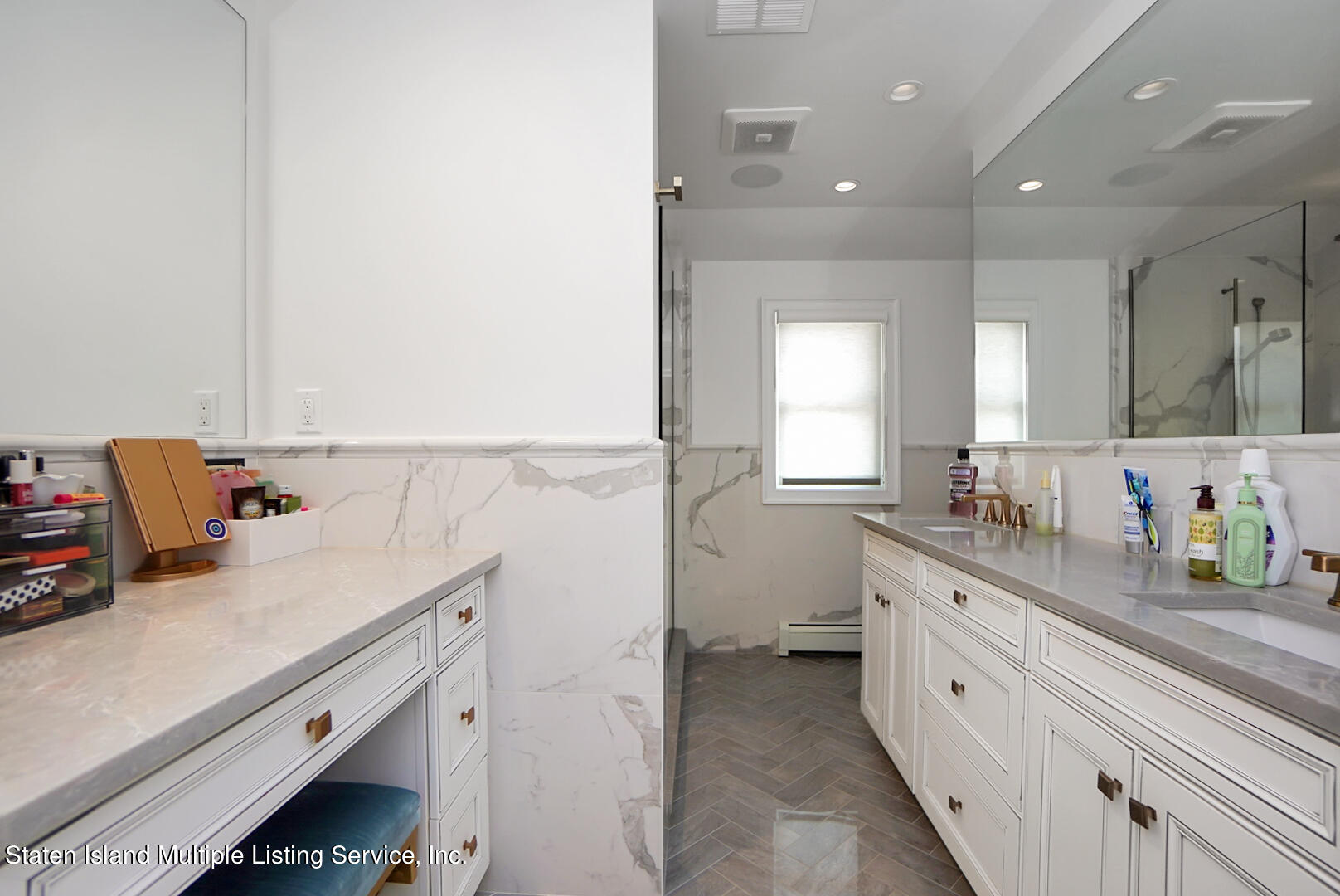 64 Covington Circle Staten Island, NY 10312 - Photo 27 of 40 Photo Nov 16 2022, 8 12 10 AM