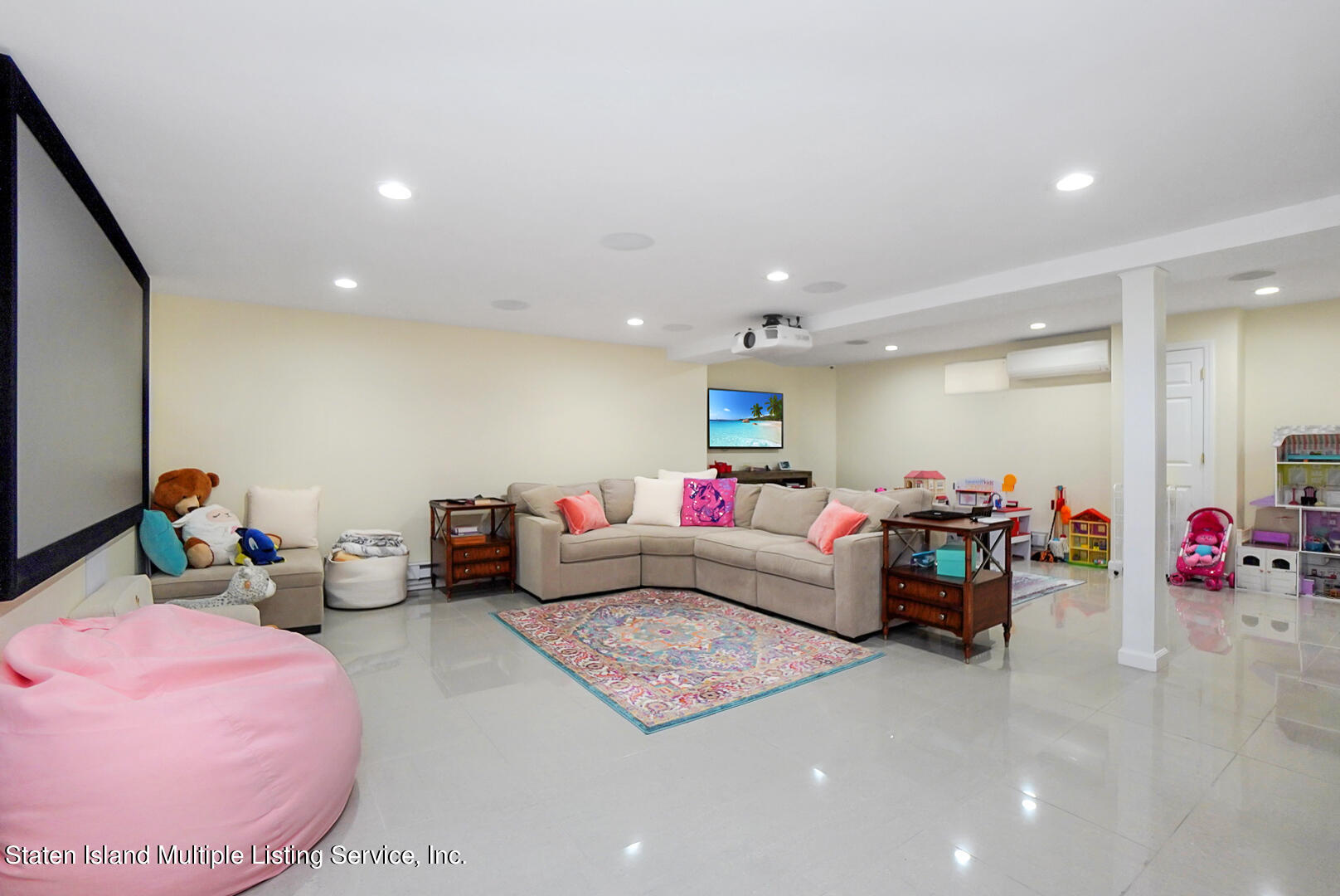 64 Covington Circle Staten Island, NY 10312 - Photo 34 of 40 Photo Nov 16 2022, 8 14 02 AM