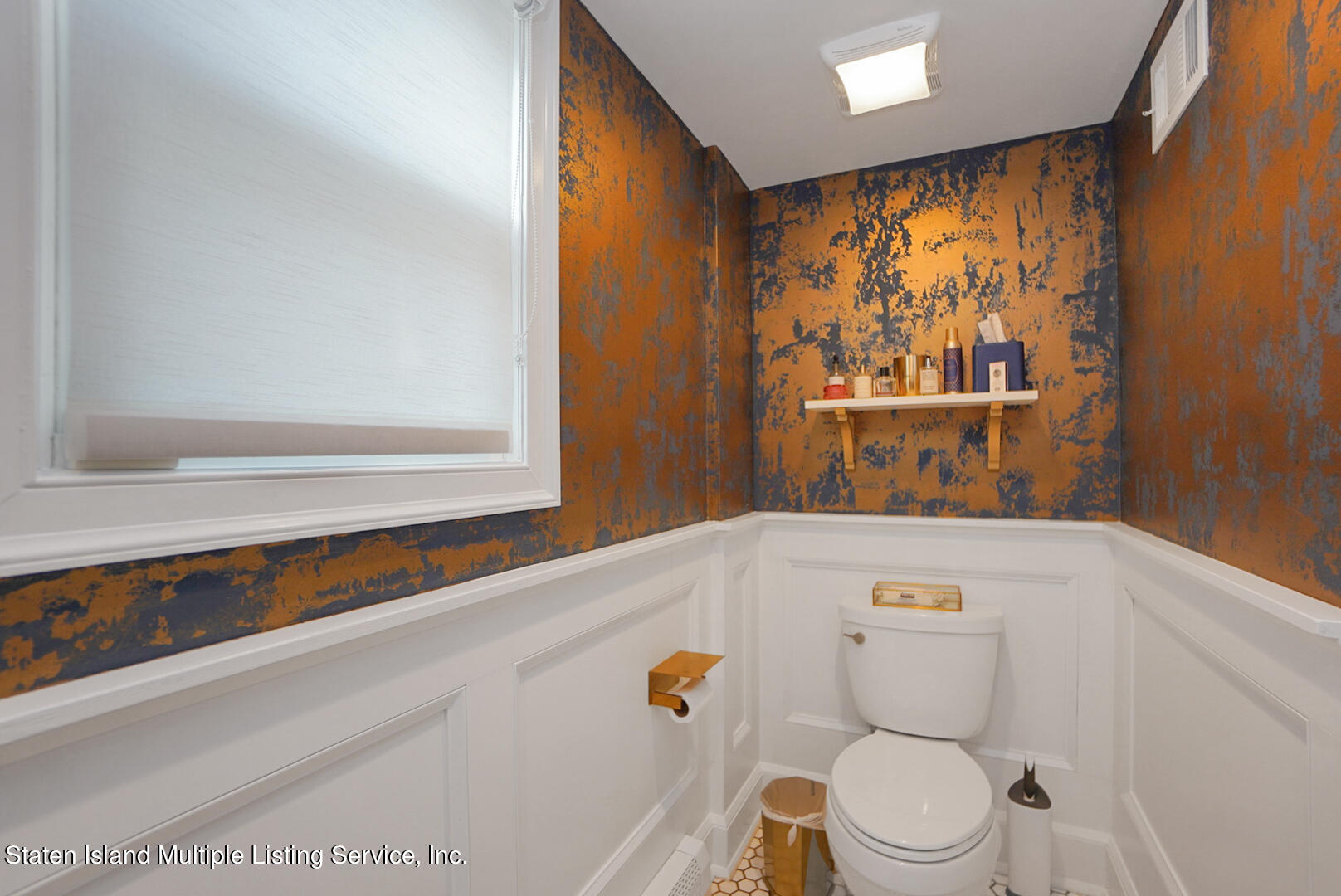 64 Covington Circle Staten Island, NY 10312 - Photo 10 of 40 Photo Nov 16 2022, 7 57 36 AM