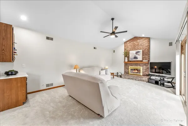 $639,900 | 1405 Elk Trail, Cary, IL 60013