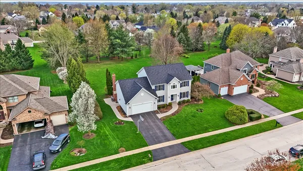 $639,900 | 1405 Elk Trail, Cary, IL 60013