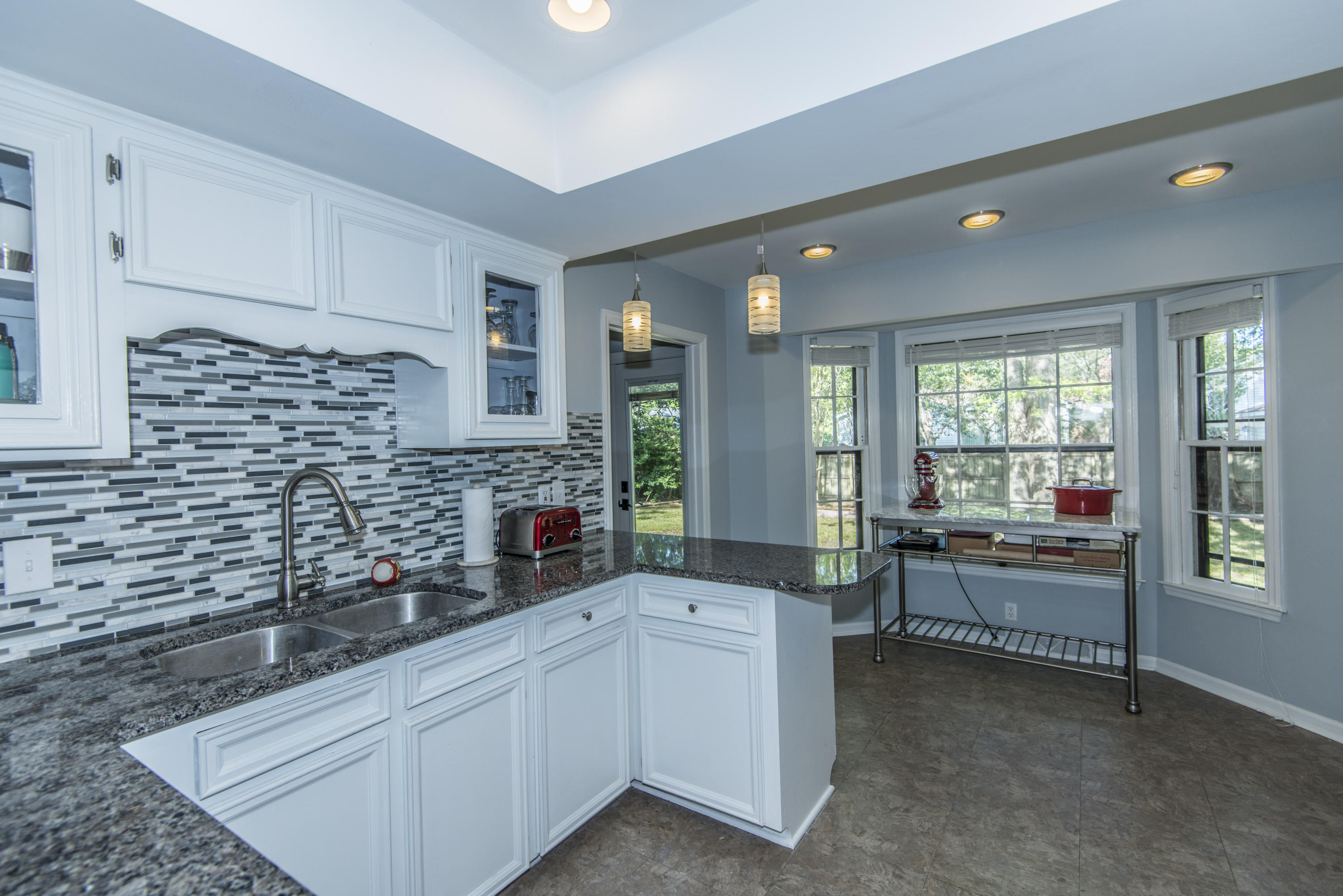 1234 Old Towne Road Charleston, SC 29407 - Photo 14 of 24 OTR KIT LOOKING INTO EAT IN KIT
