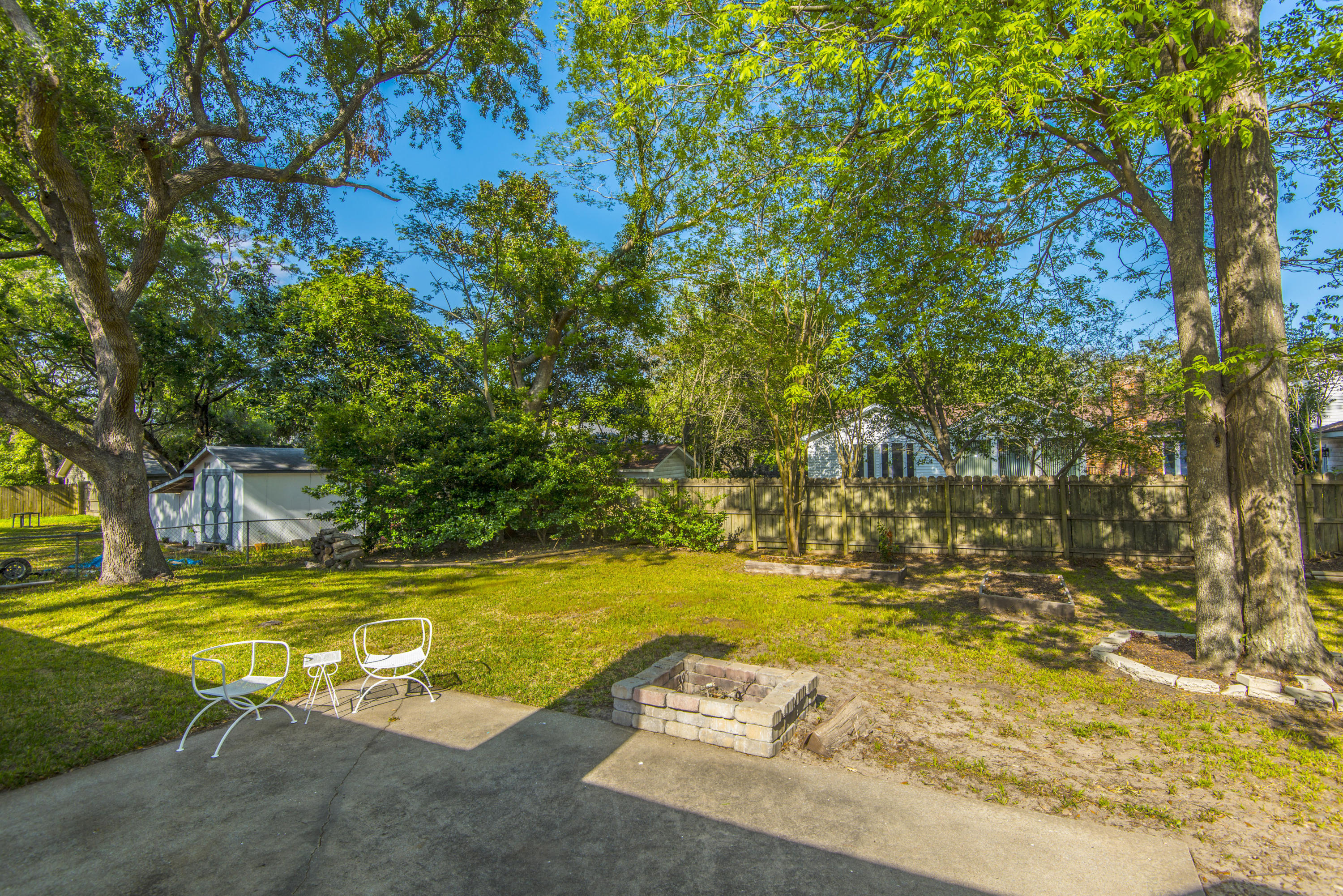1234 Old Towne Road Charleston, SC 29407 - Photo 5 of 24 old towne rd back yard
