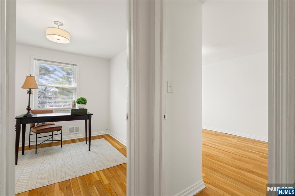 589 Beverly Road Teaneck, NJ 07666 - Photo 12 of 22