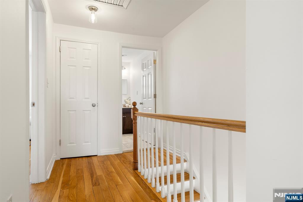 589 Beverly Road Teaneck, NJ 07666 - Photo 15 of 22