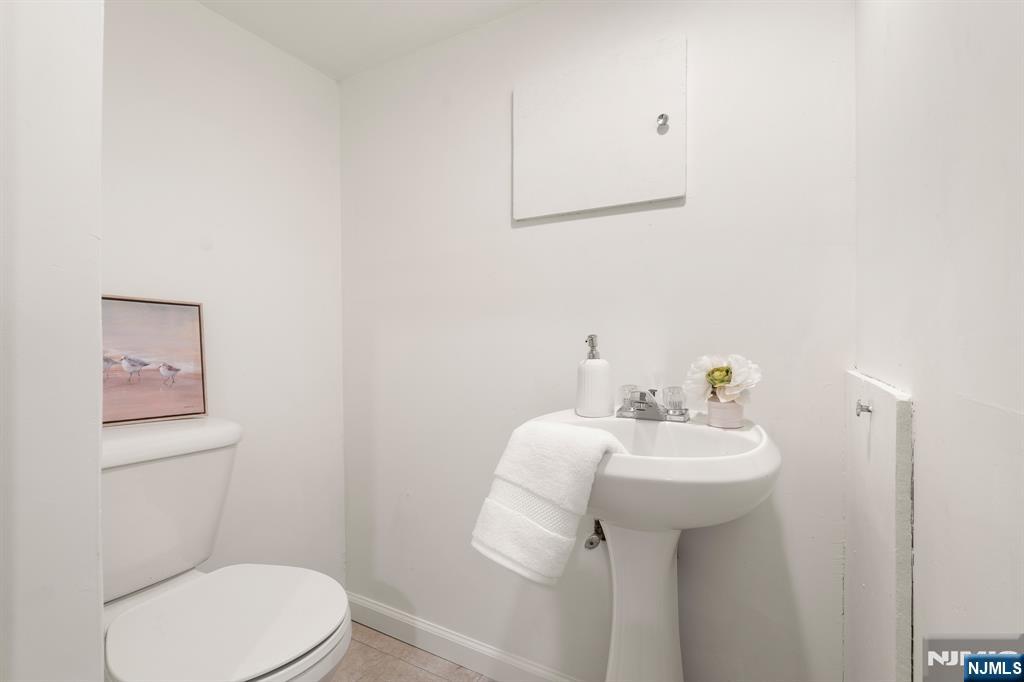 589 Beverly Road Teaneck, NJ 07666 - Photo 18 of 22