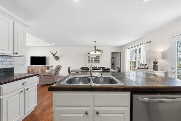 $265,000 | 69 Courtney Place, Cadiz, KY 42211