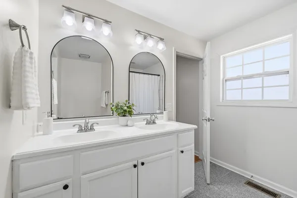 $265,000 | 69 Courtney Place, Cadiz, KY 42211